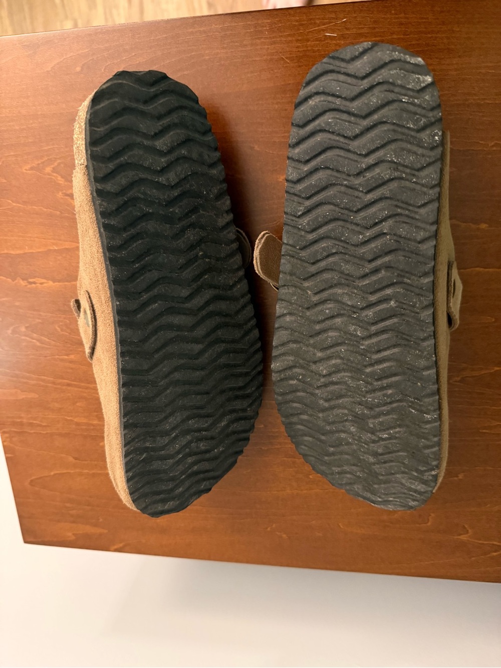 Water repellent suede clog mule - Picture 5 of 5